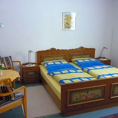 Hecker Hotel